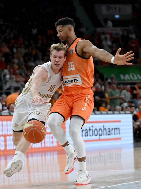 他的回归或 他的回归或